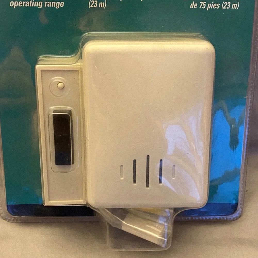 Carlon RC3105 Wireless Battery Chime Doorbell Kit White Up to 75 Foot Range